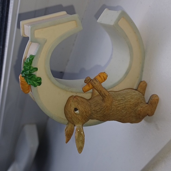 Disney Winnie the Pooh Alphabet Rabbit  Letter C - Picture 1 of 3